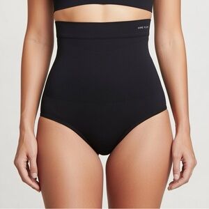 Anne Klein Women's High-Waisted Black Shorts